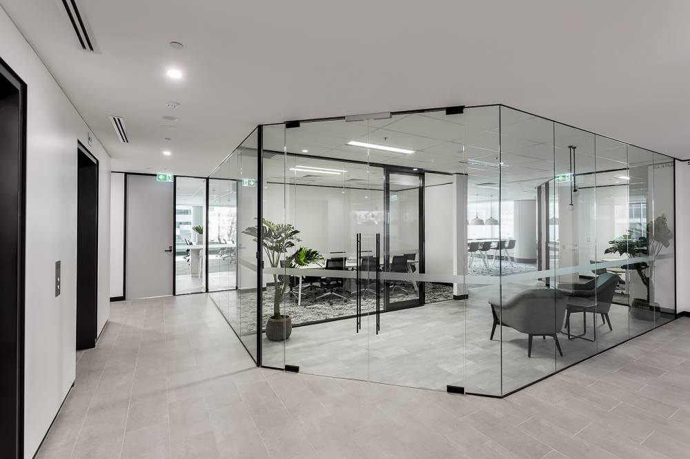 Central Plaza, 475 Victoria Avenue