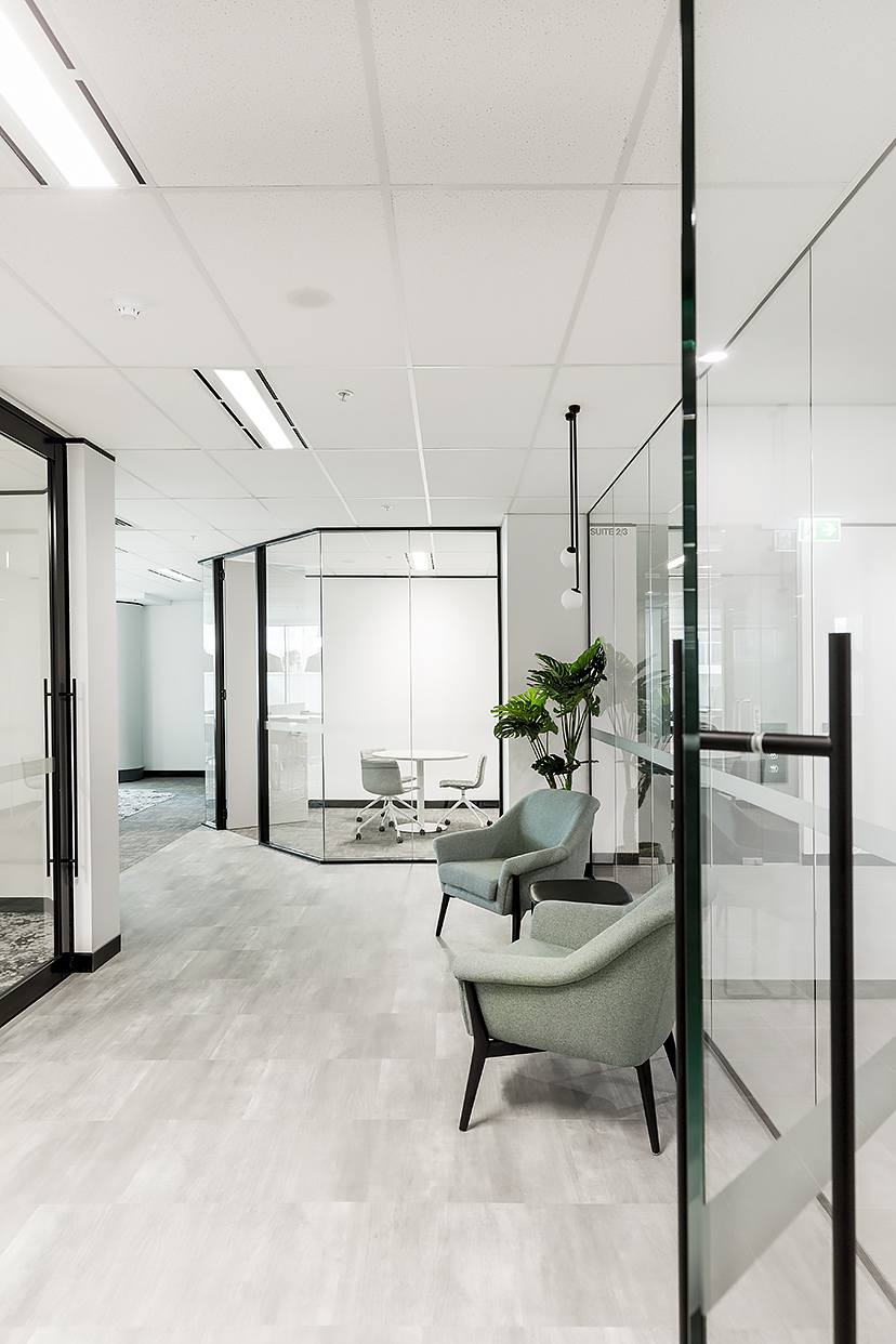 Central Plaza, 475 Victoria Avenue